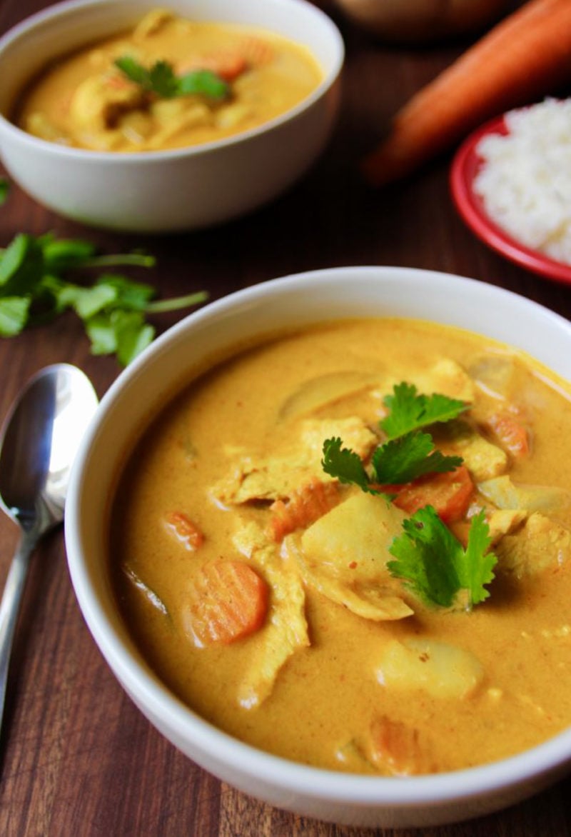 Authentic Thai Yellow Curry Recipe with Chicken, Potatoes, and Carrots