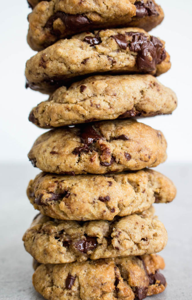 This is the best plant-based chocolate chip cookies recipe. Sweet, salty, perfectly chewy, it includes all of the traditional ingredients, without eggs or butter.