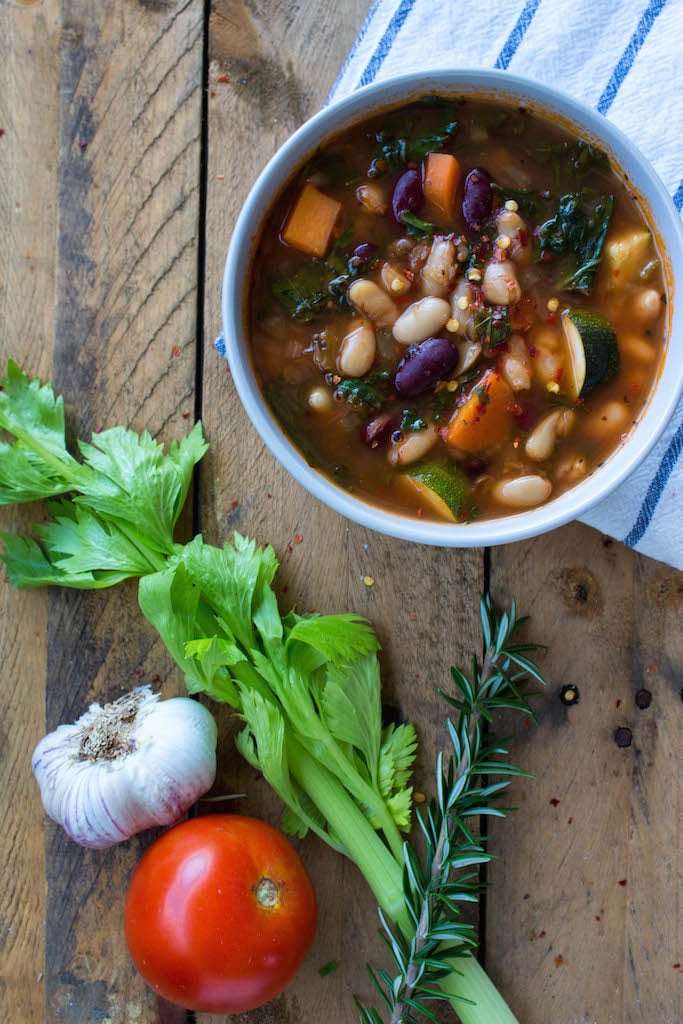 Fresh ingredients for the vegan minestrone soup