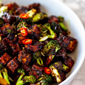 Black Pepper Tofu with Broccoli