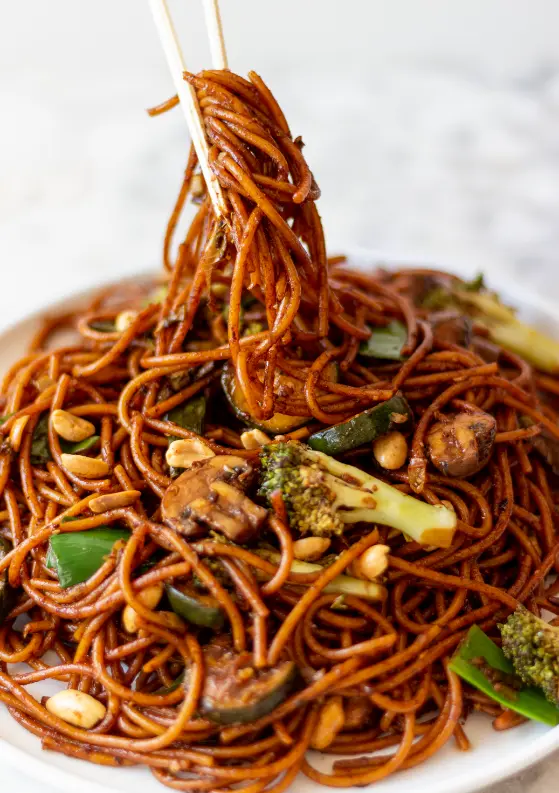 Spicy Kung Pao Noodles with Veggies