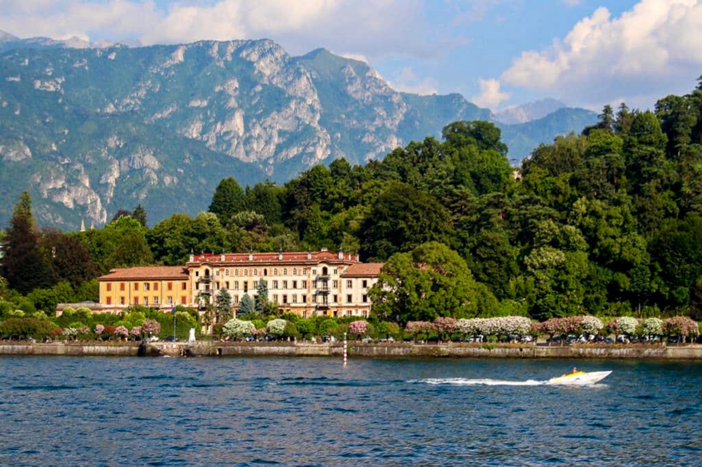 View of a luxurious villa on the shores of Lake Como