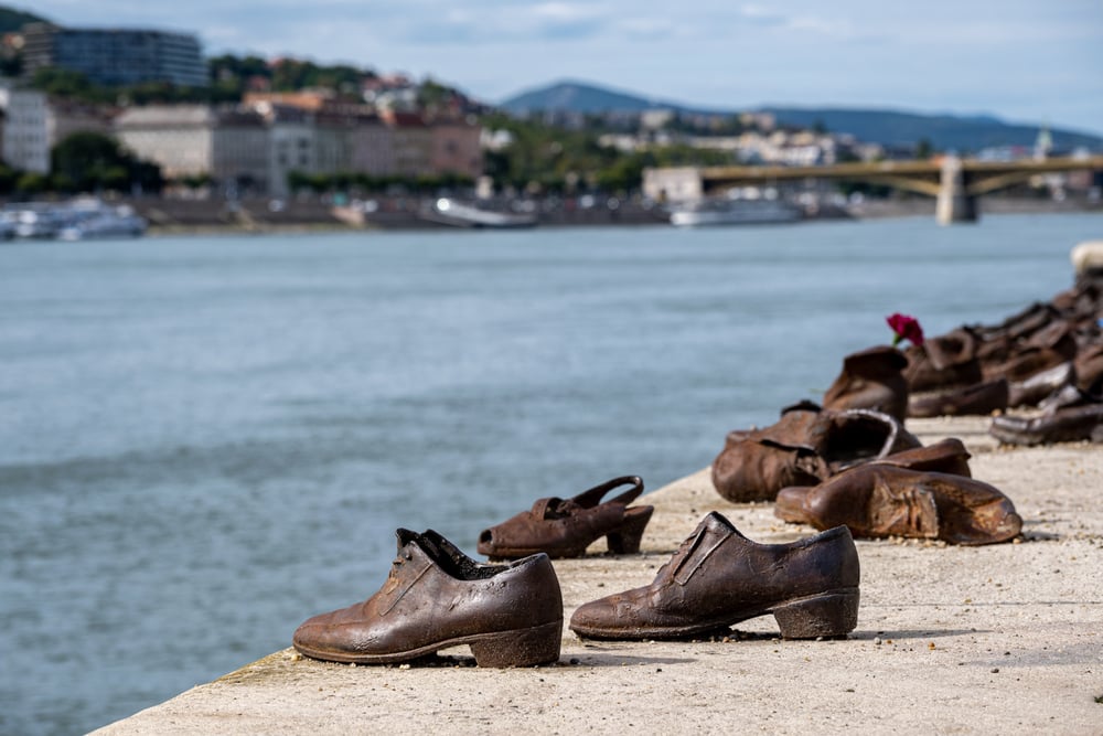 The historical Shoes on the Danube, a must-see during your 3 days in Budapest