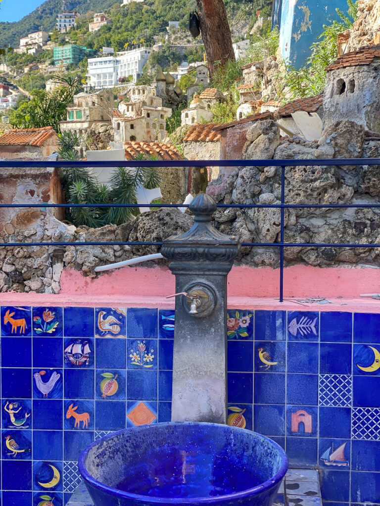 Colorful, tiled outdoor sink in Vietri sul Mare