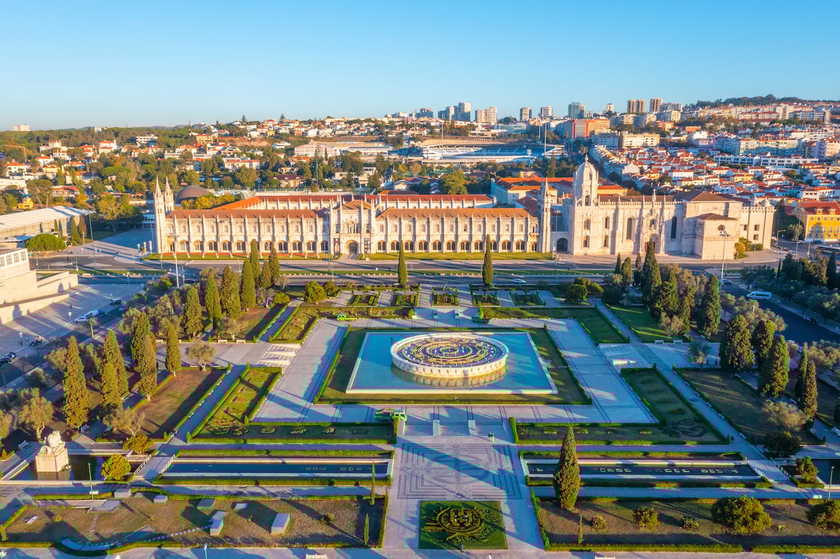 Beautiful garden landscape and fountain of Jerónimos Monastery
