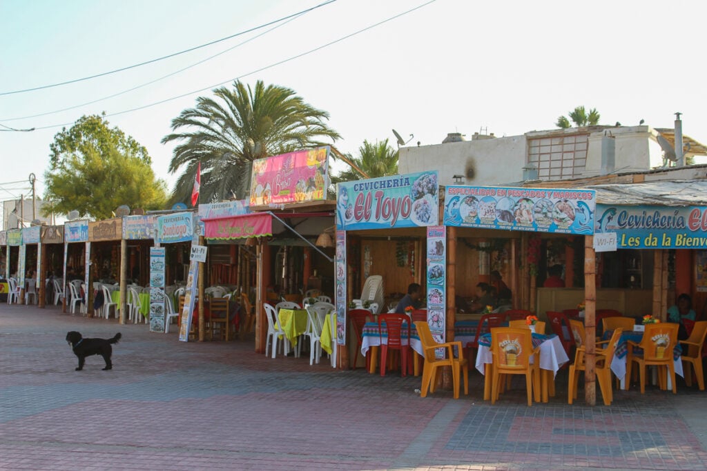 Stores and eateries in the town of Paracas