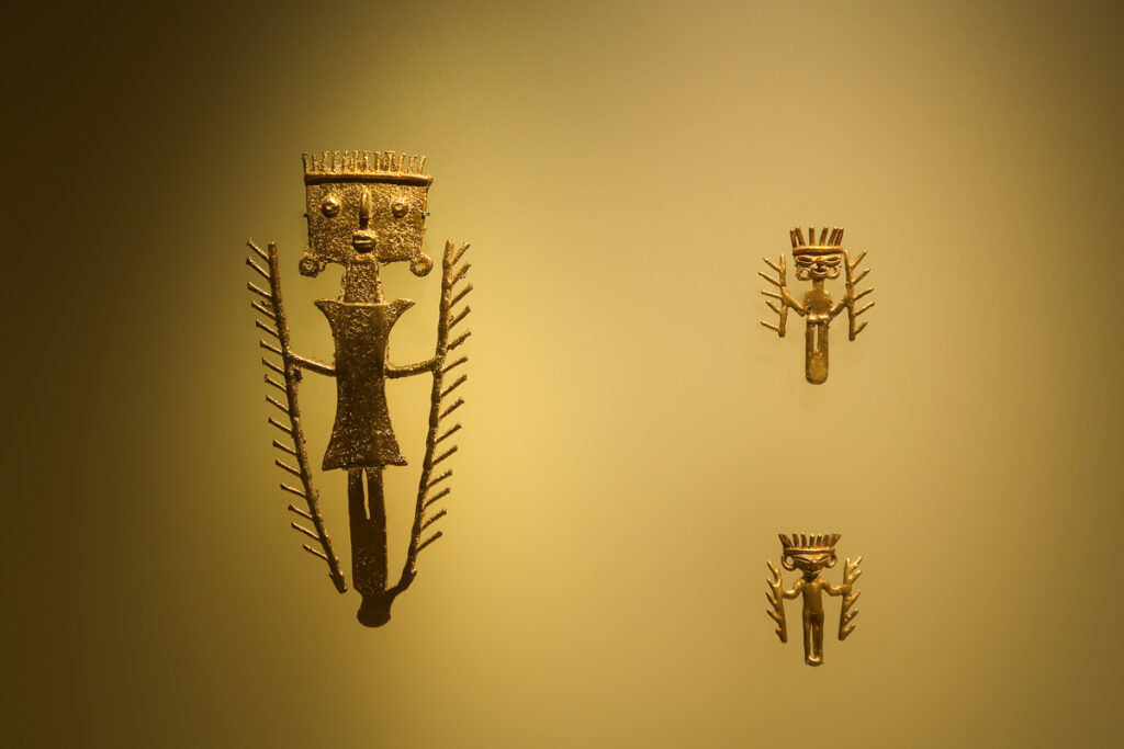 Gold artifacts at Museo del Oro