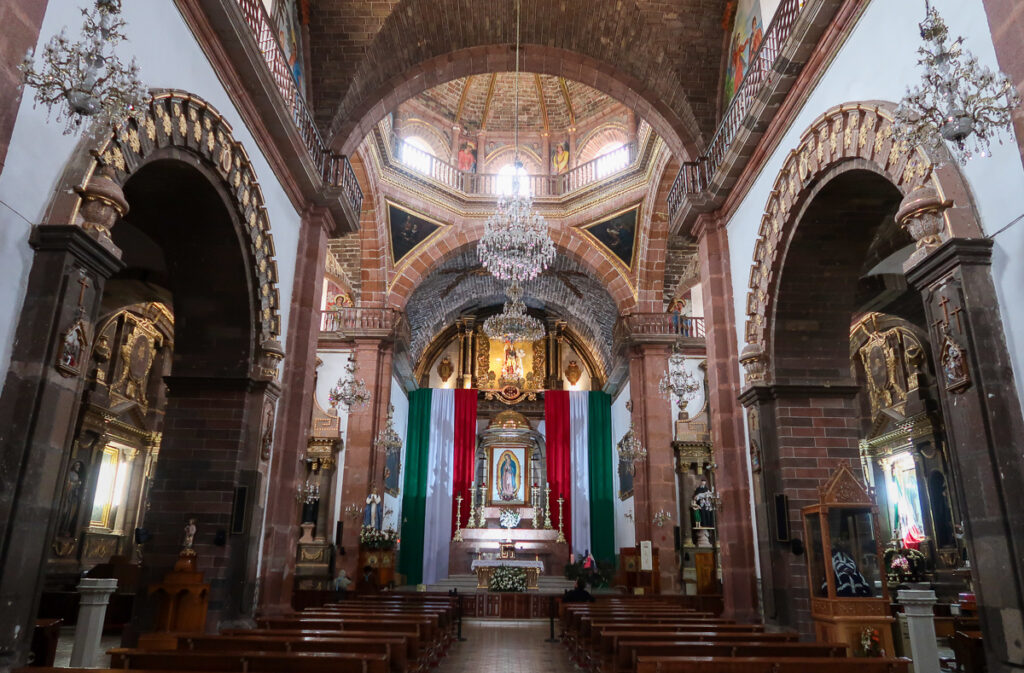 Beautiful interior of the Parroquia de San Miguel Arcángel - one of the top-rated attractions in San Miguel de Allende