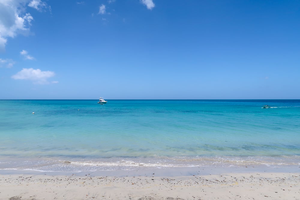 White sand beach at Isla Providencia Colombia