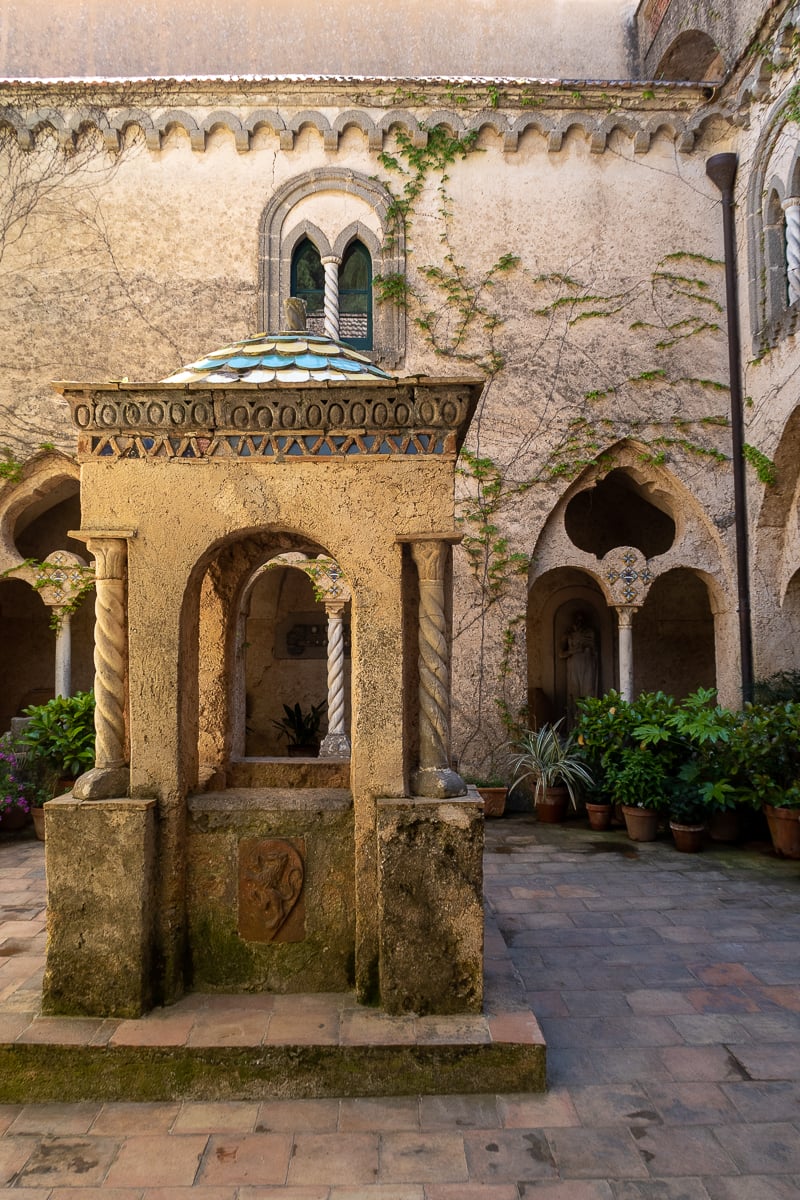 An ancient well in the courtyard of Villa Cimbrone. Looking for luxurious things to do in Ravello that don't cost money? Then this place is a must-see.